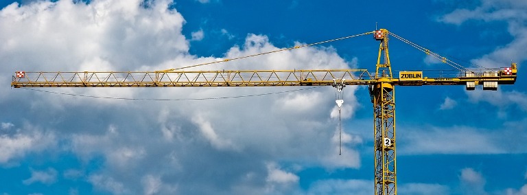 Jakie uprawnienia do obsługi żurawia wieżowego? Jaka minimalna i maksymalna temperatura w kabinie żurawia wieżowego? Kto może być hakowym?