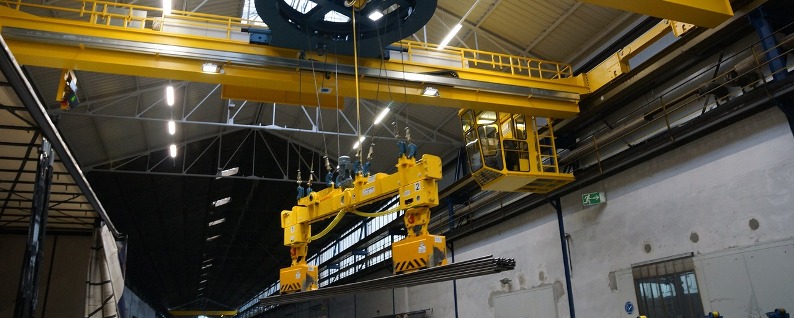 Jakie są wymagane uprawnienia na suwnice oraz czas ważności tych uprawnień?