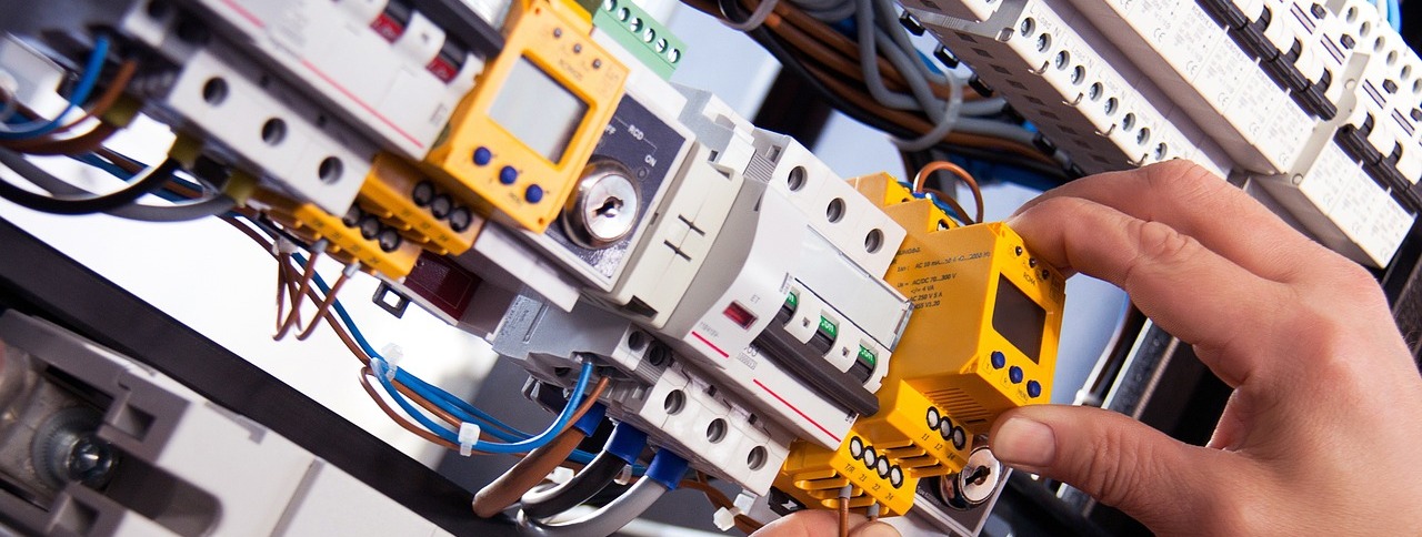 uprawnienia elektryczne bez wykształcenia