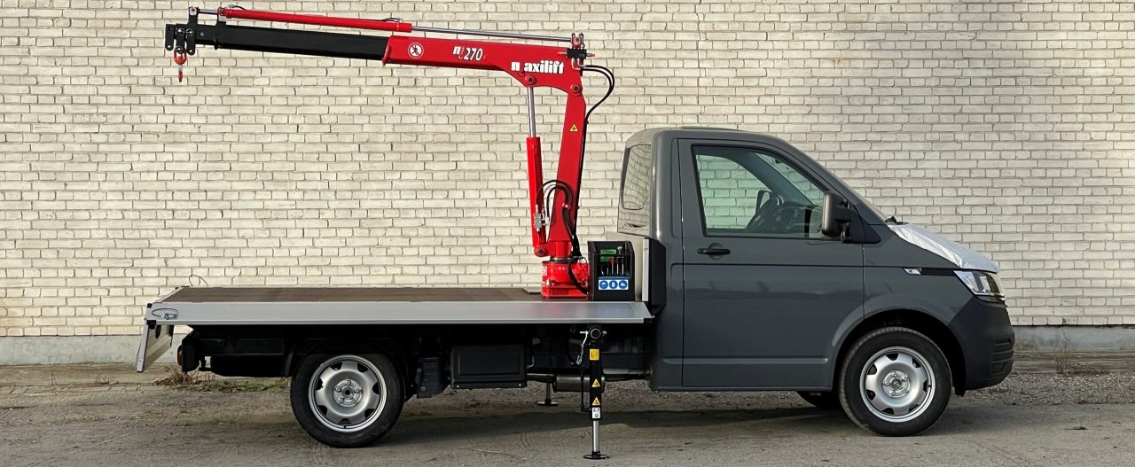 czy od kierowcy samochodu ciężarowego z zamontowanym hds są wymagane uprawnienia na obsługę żurawia?